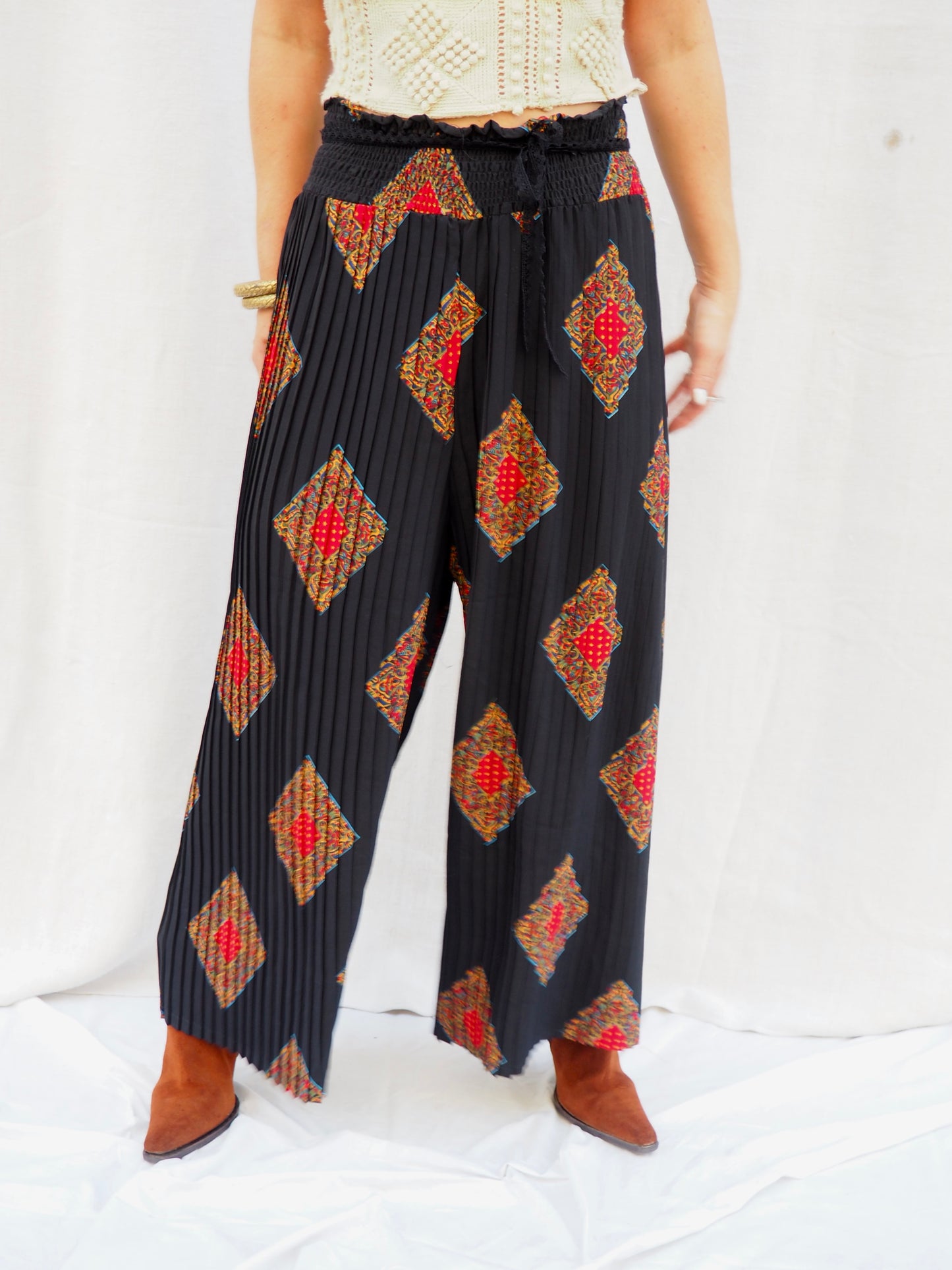 Vintage 1970s Pleated Pants with Adjustable Waist – Red & Black