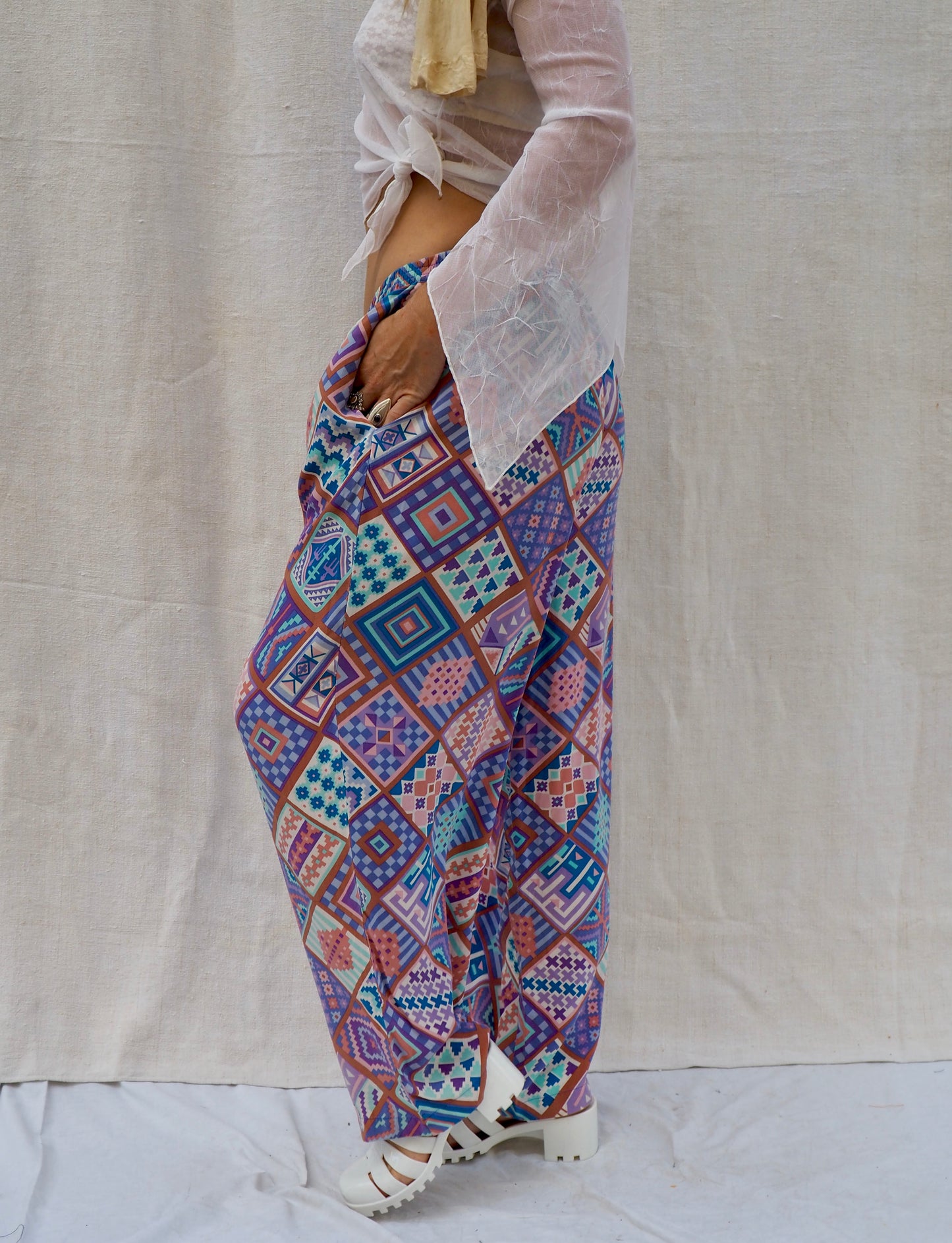 Vintage 1980s Pure Silk Geometric Print Pants – Soft Pastel Tones, Lightweight, and Easy to Style