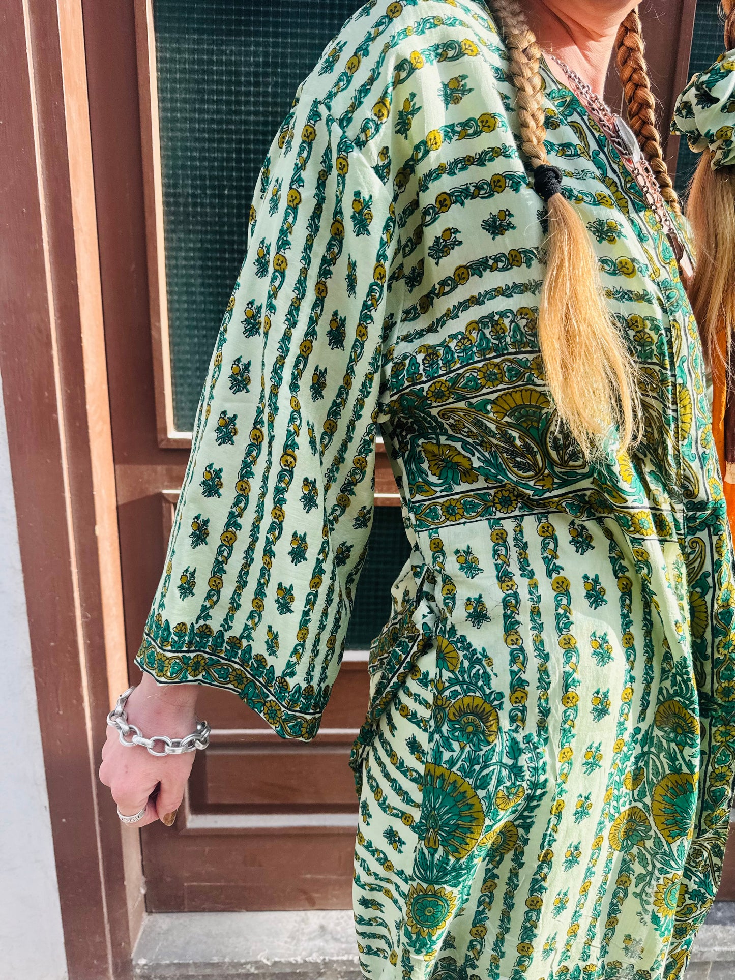 Kardash Kimono Medium – Up-cycled Vintage Sari Kimono