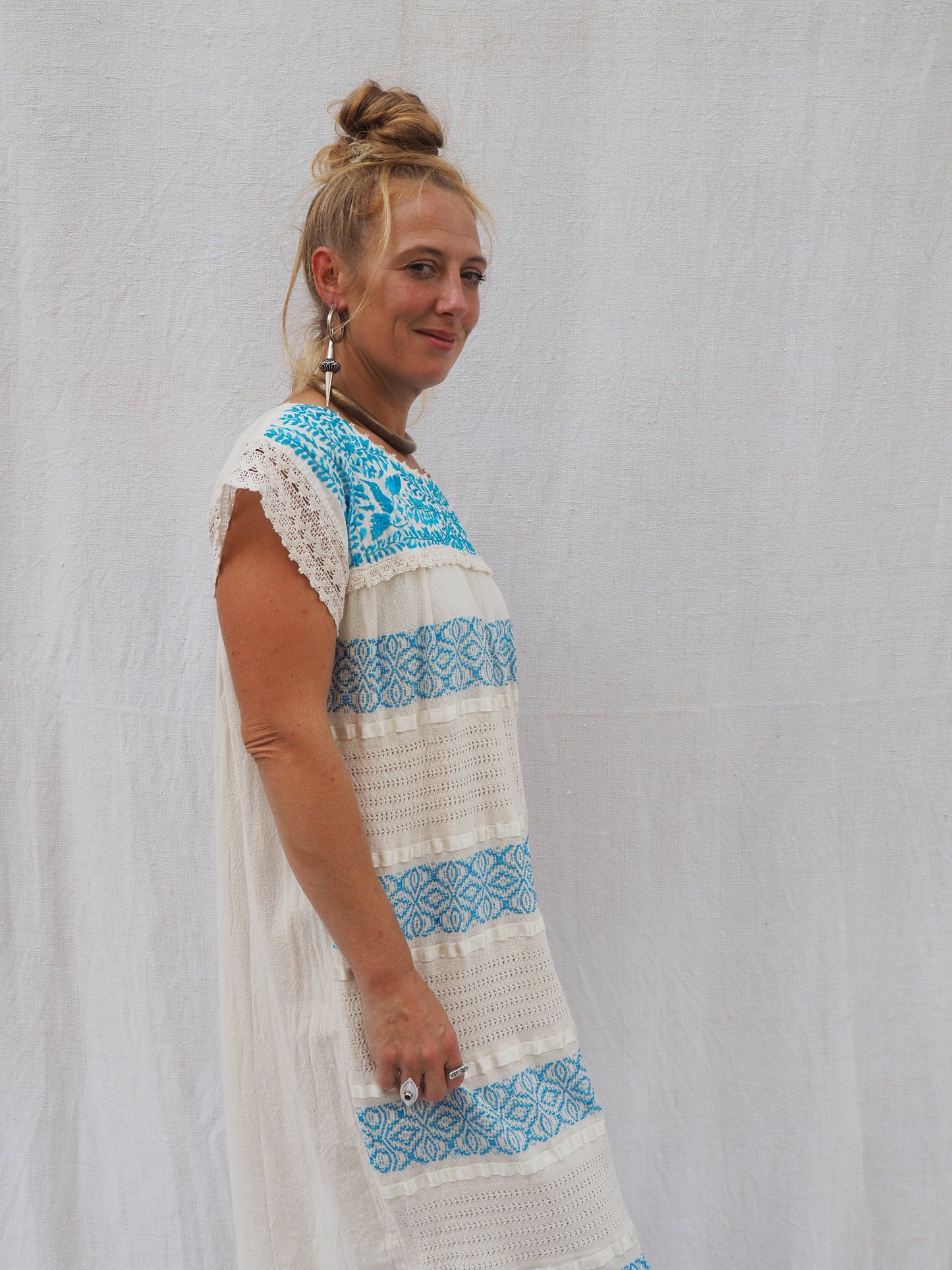 Vintage 1970s Cotton Mexican Embroidered Dress