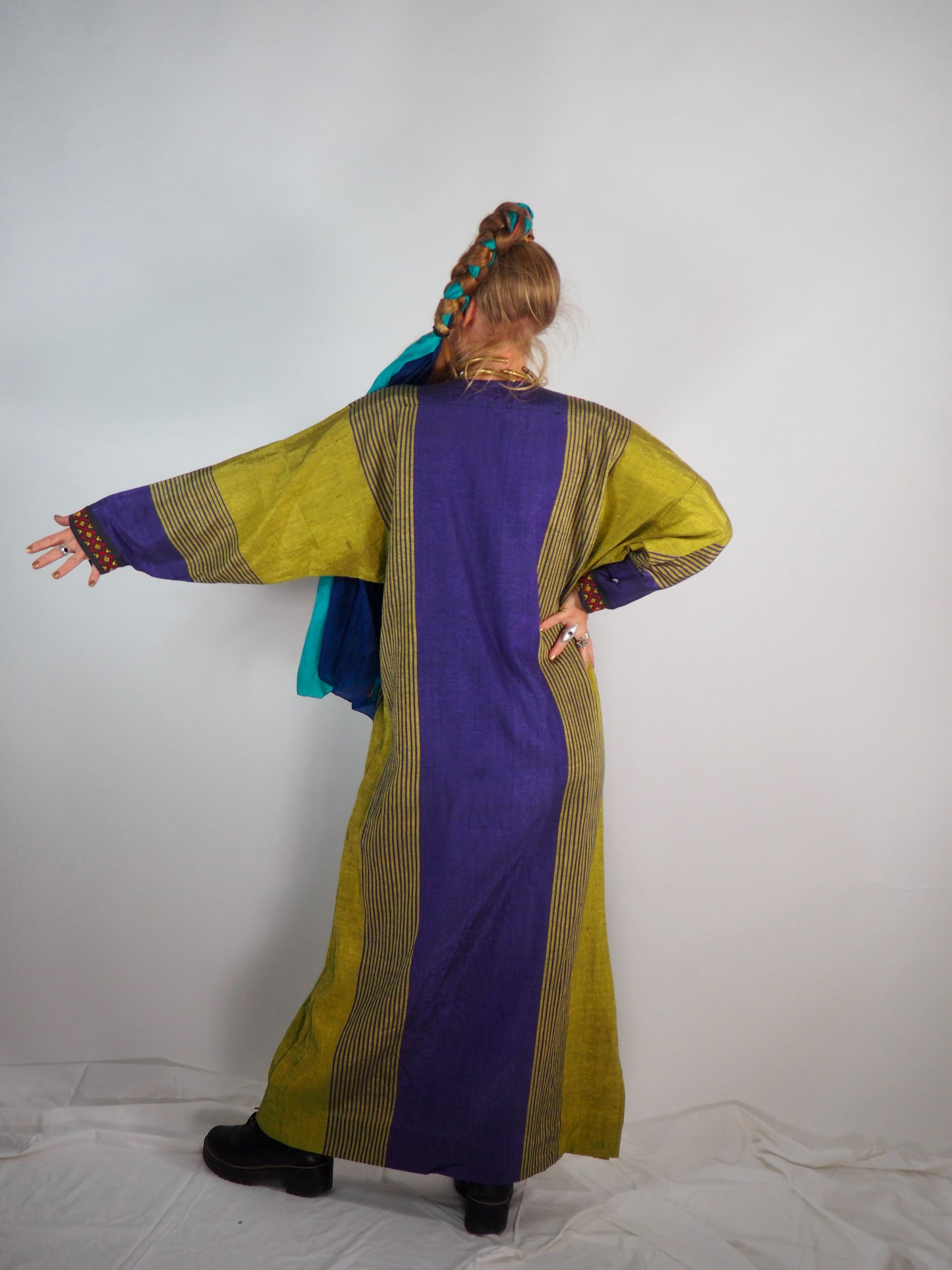 Vintage 1970s Arabic Kaftan – Hand-Embroidered Bohemian Dress