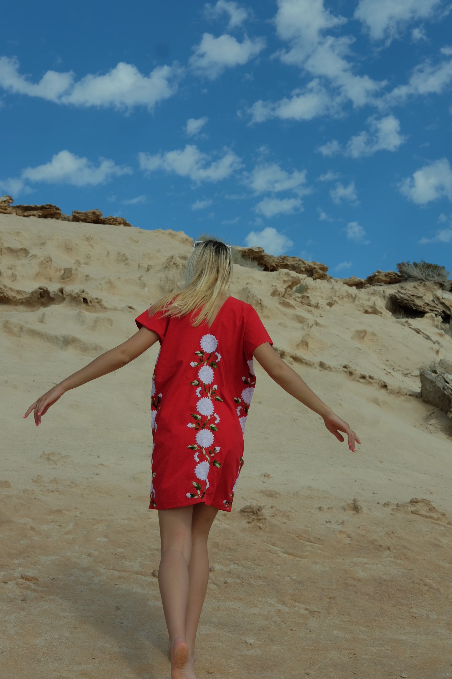 Vintage Mexican red cotton short dress with white embroidered floral design