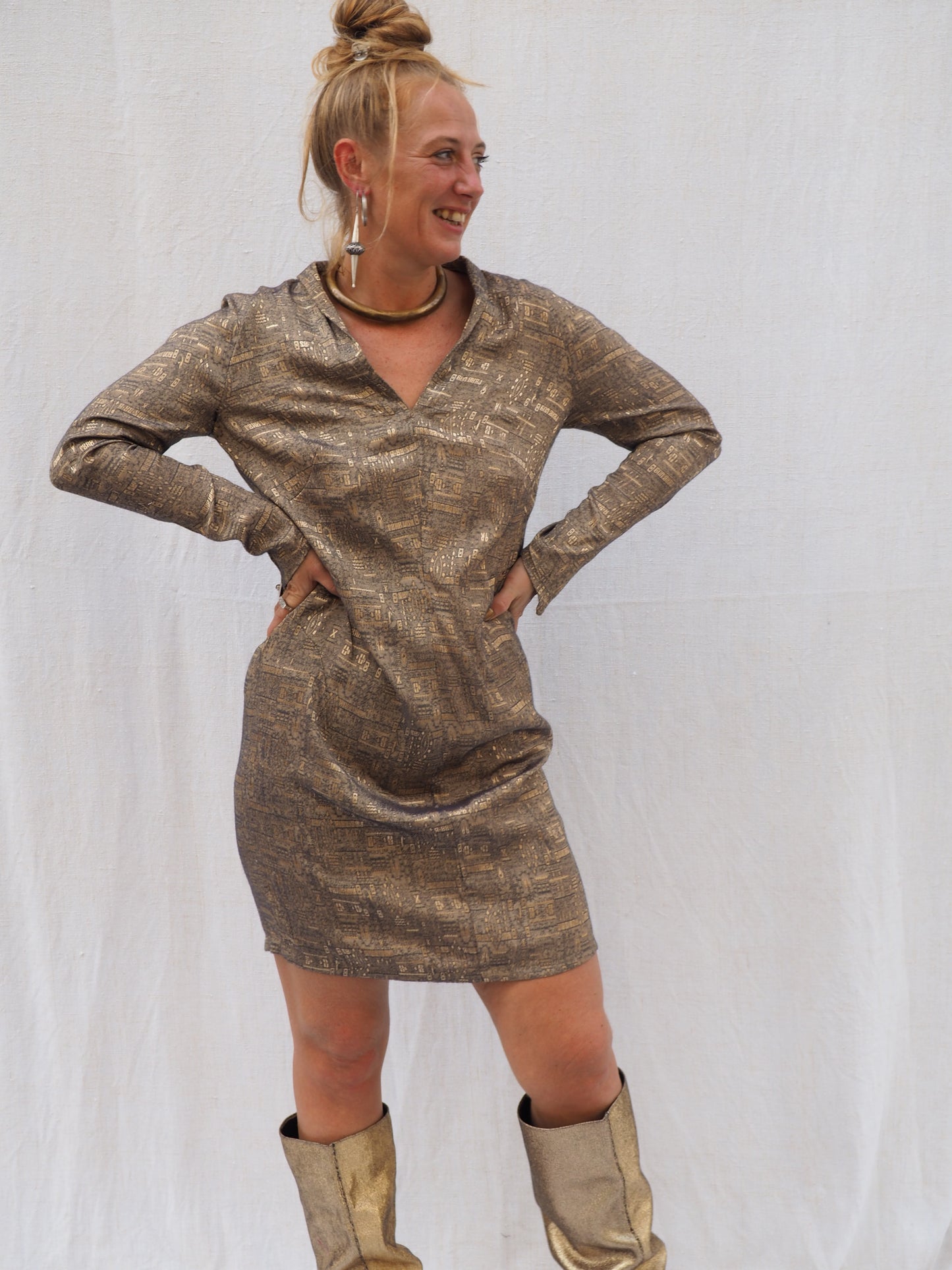 Vintage 1970s Gold Shimmery Woven Shift Dress