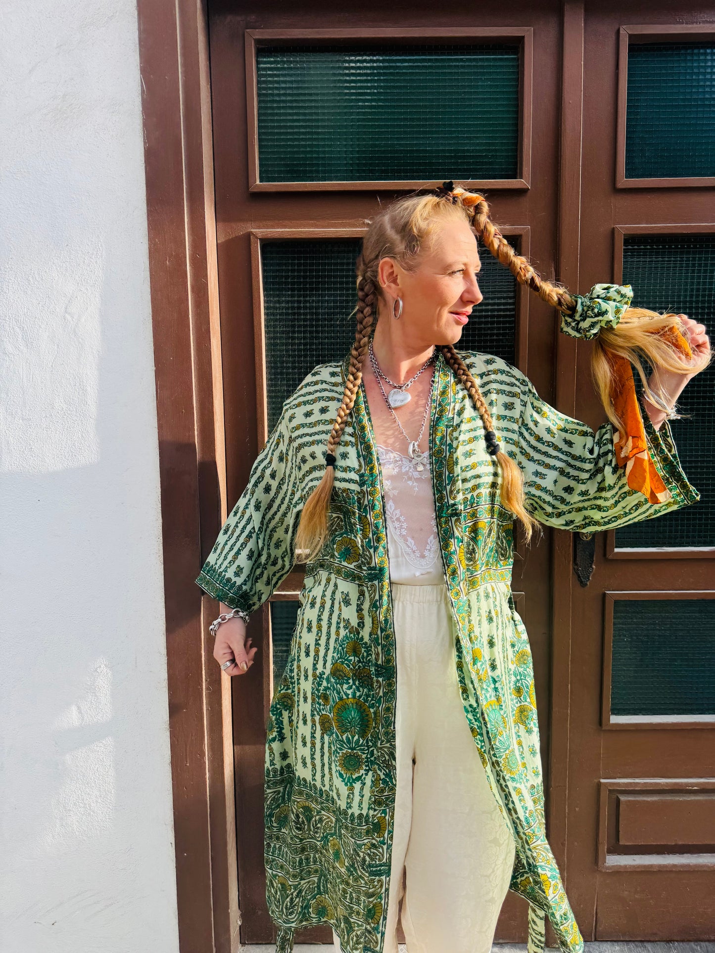 Kardash Kimono Medium – Up-cycled Vintage Sari Kimono