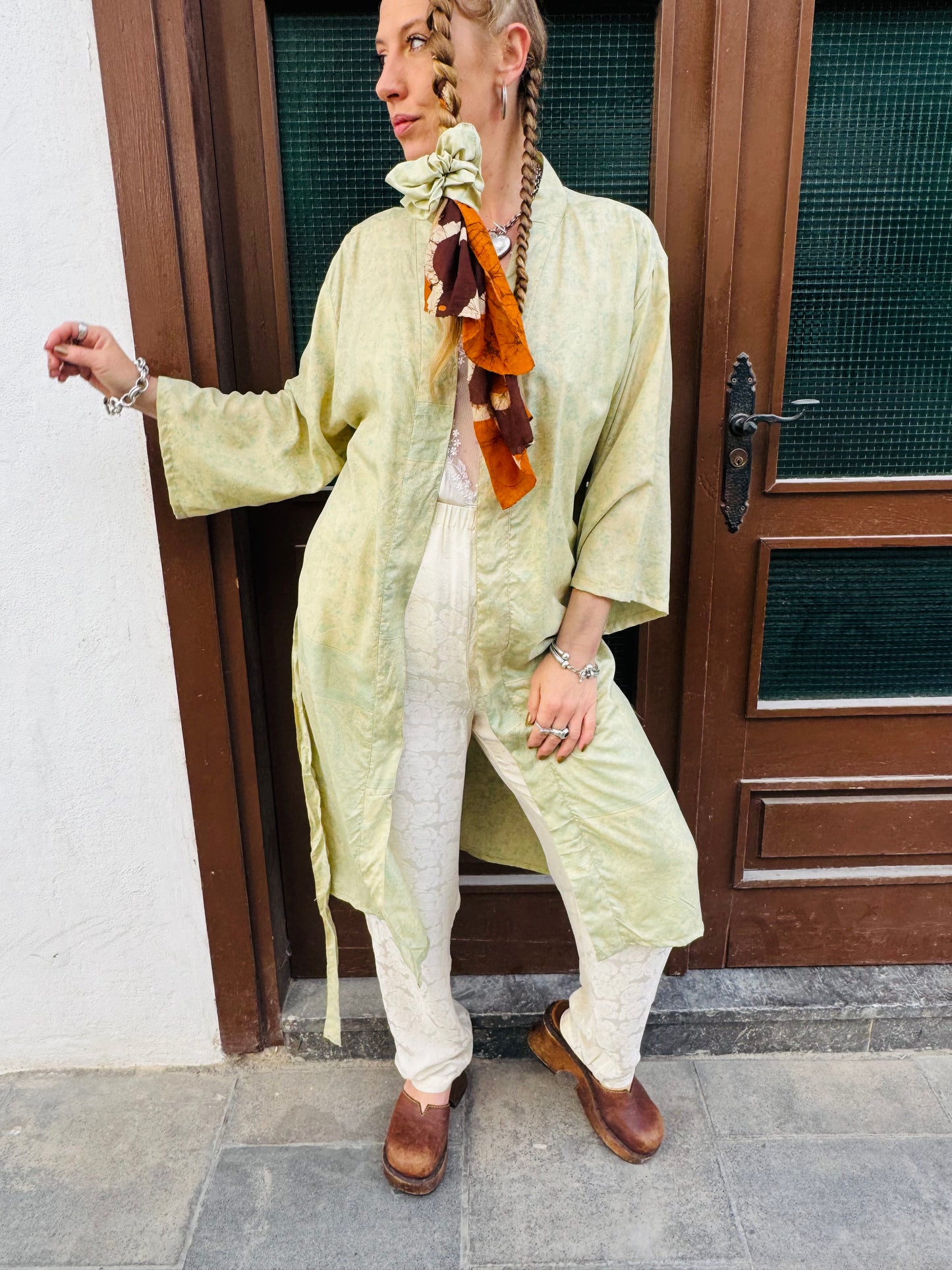 Kardash Kimono Medium – Up-cycled Vintage Sari Kimono