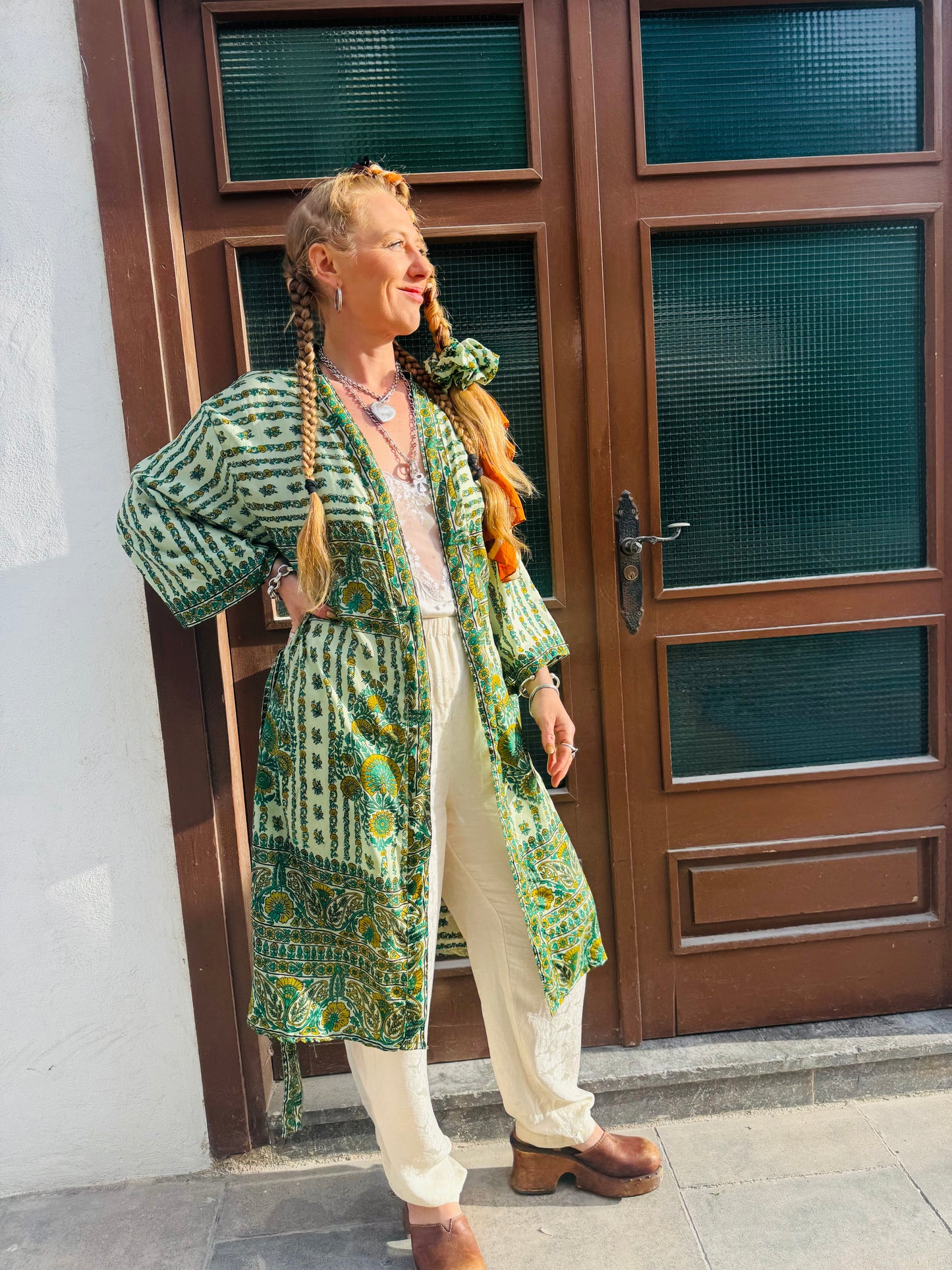 Kardash Kimono Medium – Up-cycled Vintage Sari Kimono