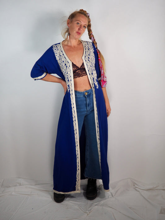 Vintage 1970s Arabic Cover-Up Kaftan Kimono Jacket – Blue with White Embroidery