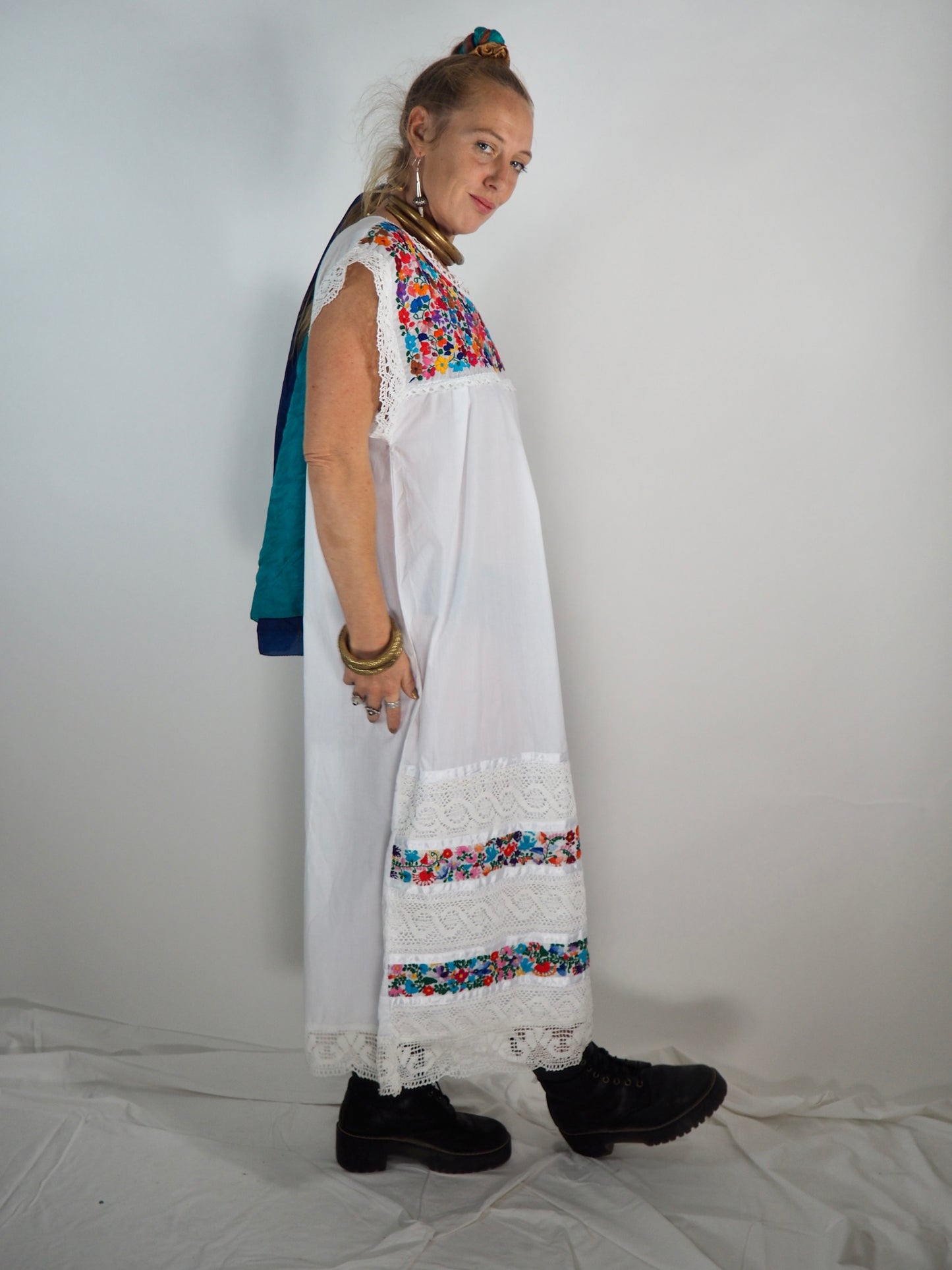 Vintage 1970s Mexican Dress – Hand-Embroidered Cotton