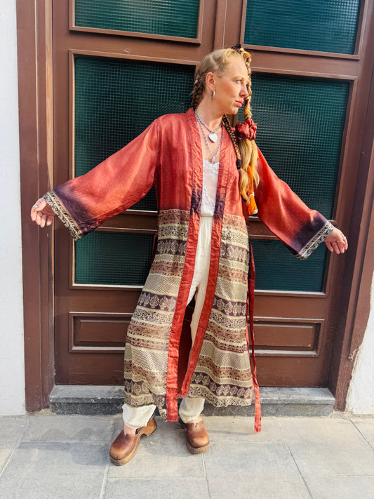 Kardash Kimono Long – Up-cycled Vintage Sari Kimono