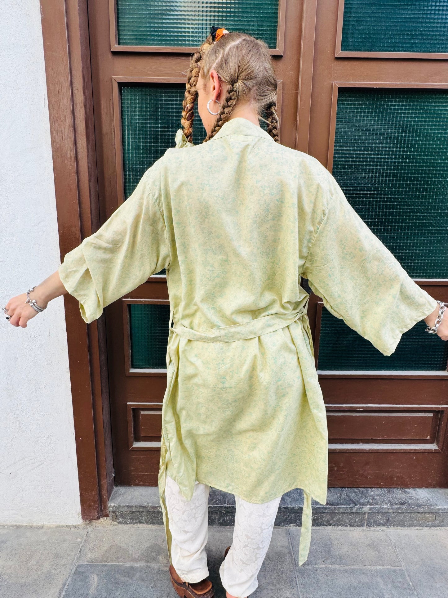 Kardash Kimono Medium – Up-cycled Vintage Sari Kimono