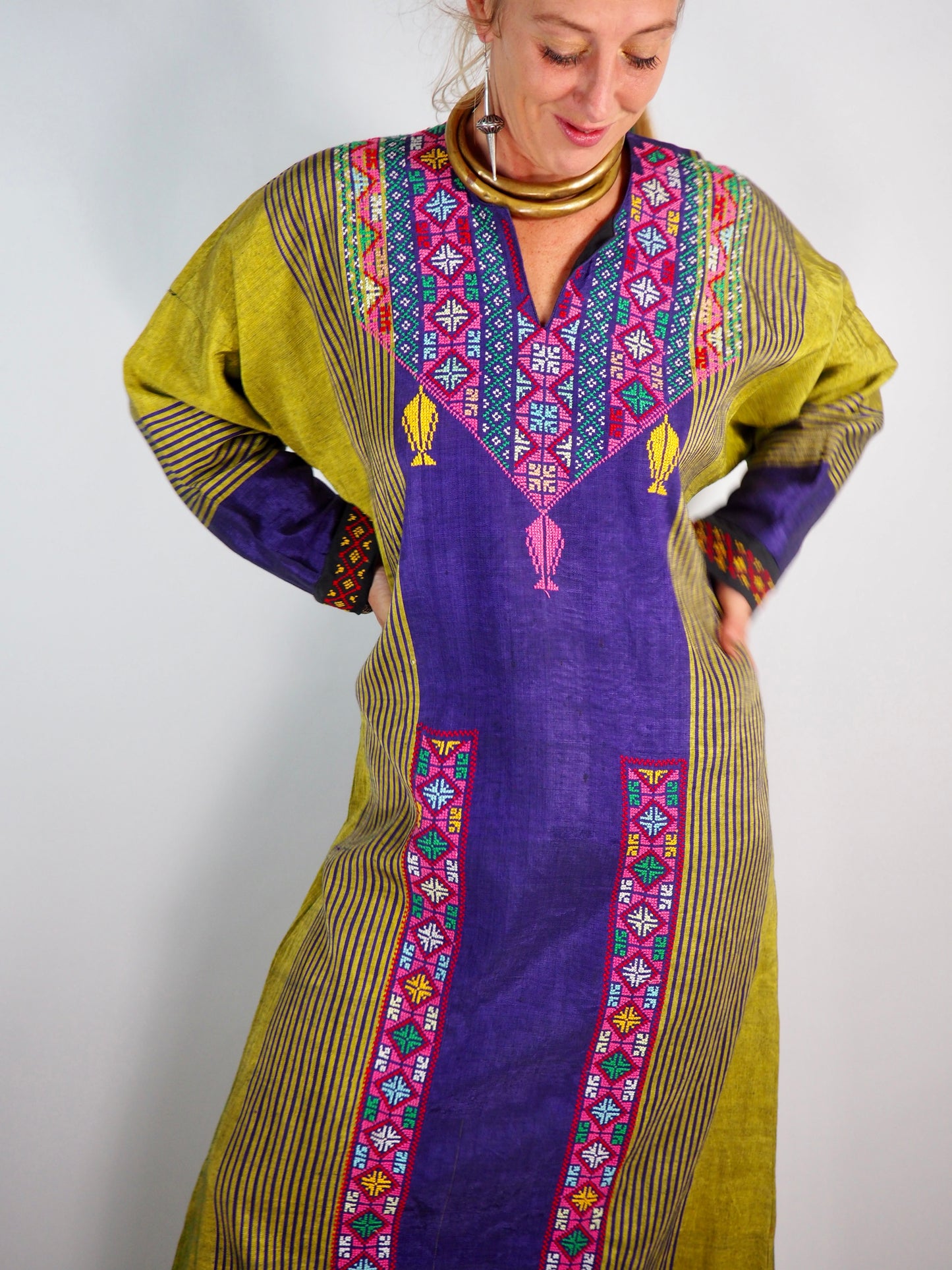 Vintage 1970s Arabic Kaftan – Hand-Embroidered Bohemian Dress