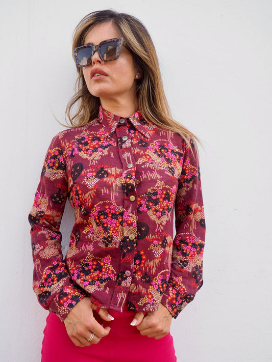 Original vintage 70’s cool printed pink and purple shirt made in man made fibres with a soft touch with oversize collars