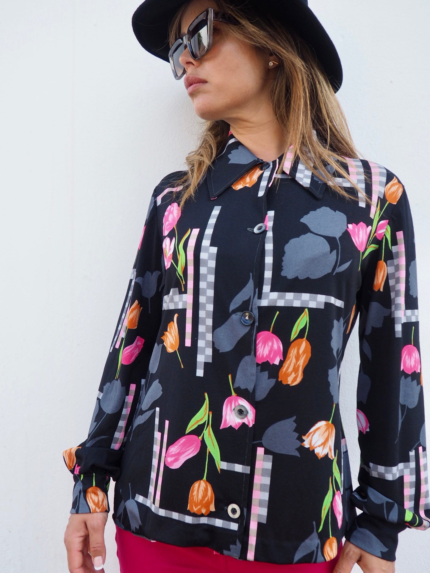 Original vintage 70’s cool printed polyester shirt in black with pink floral design