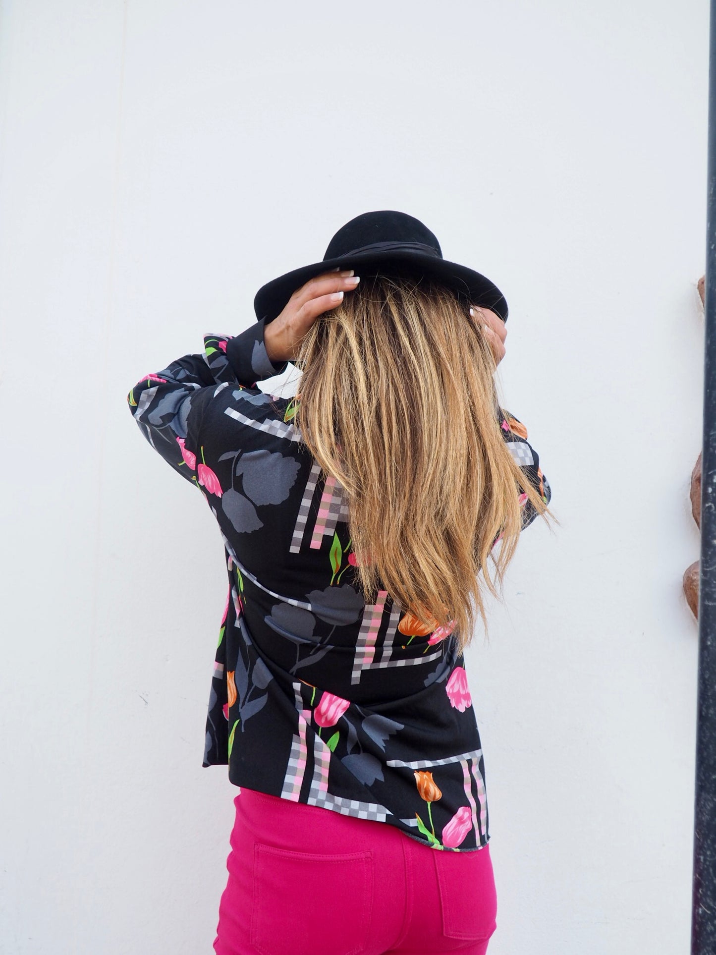 Original vintage 70’s cool printed polyester shirt in black with pink floral design