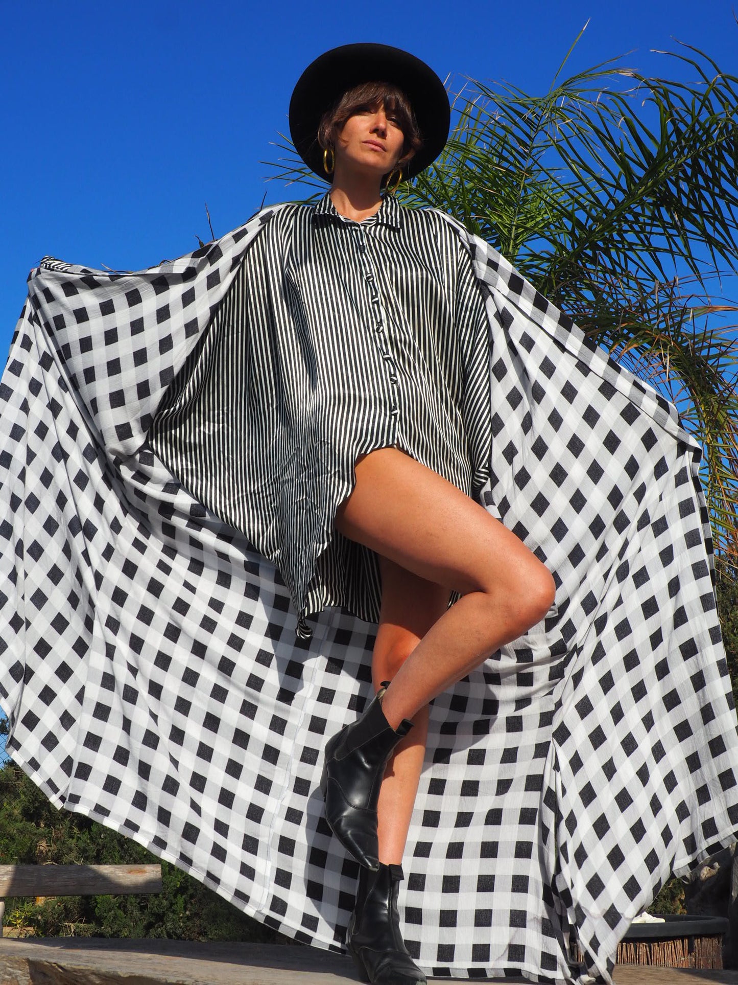 Vintage oversized batwing sleeve black and white shirt